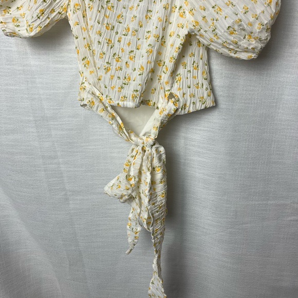 NEW WITH TAGS Lulu's Floral Cottagecore Coquette Wrap Puff Sleeve Crop Top - Picture 5 of 6